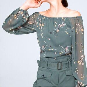 WHITE HOUSE BLACK MARKET OFF SHOULDER TOP (236)